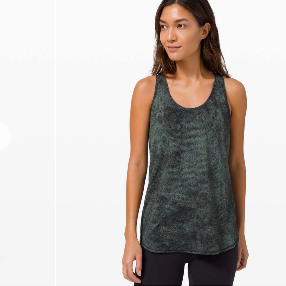 Like New Lululemon Essentials Pleated Tank Top Size 8 - Picture 2 of 6